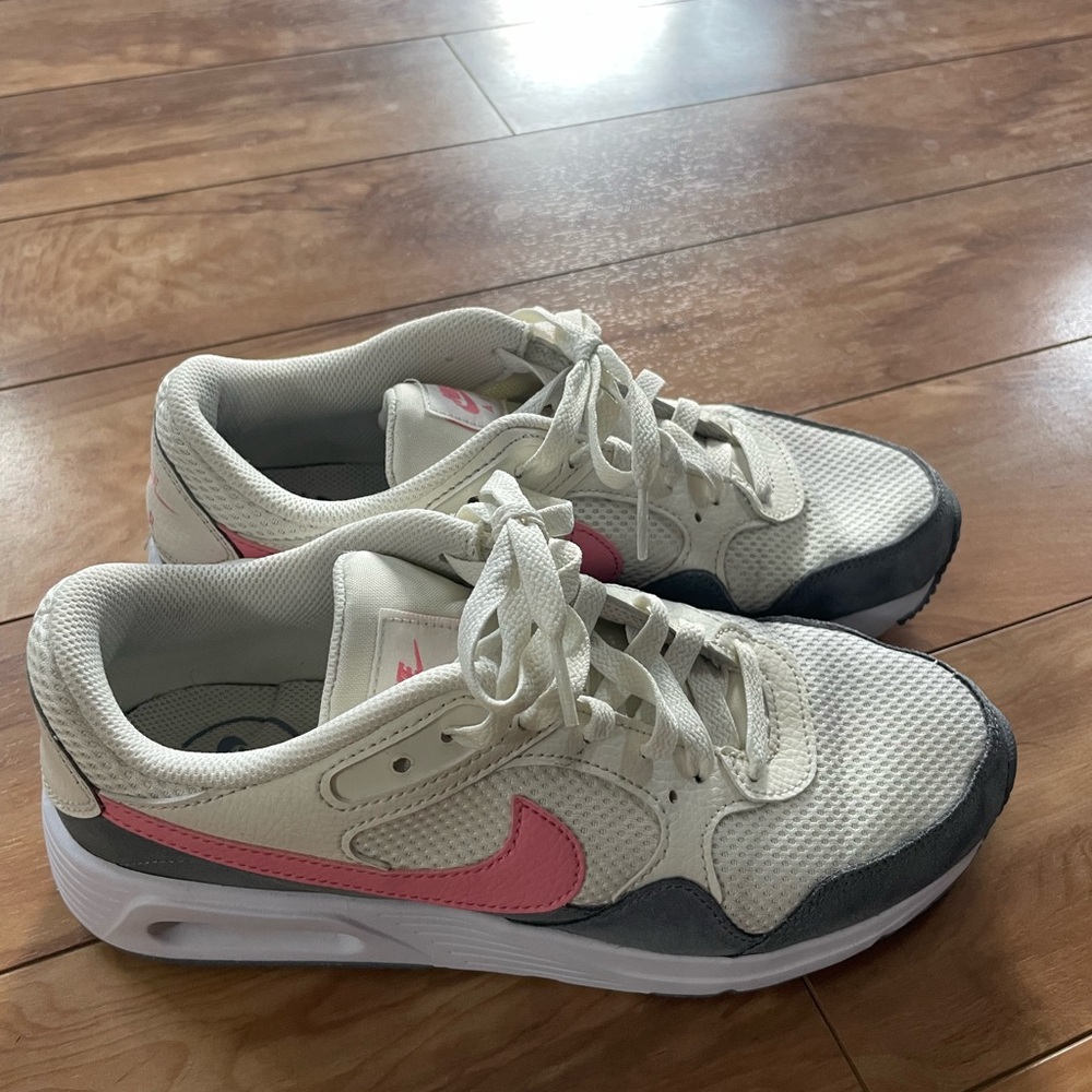 Women’s Nike Air Max SC size 9